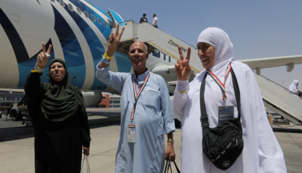 عائدون من الحج