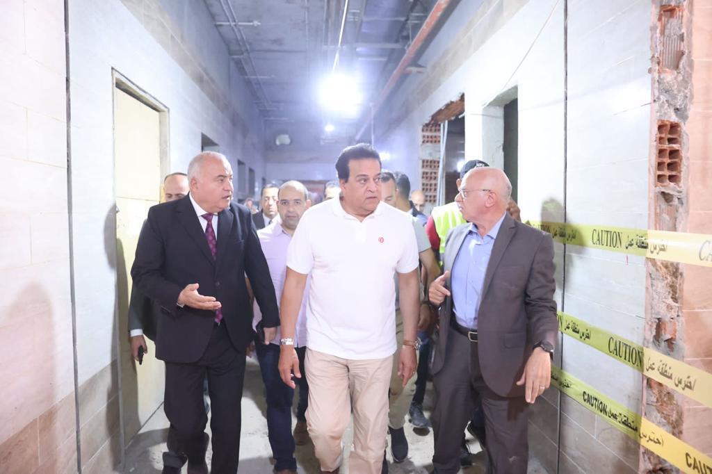 وزير الصحة يتفقد أعمال الإنشاء الجديد لمستشفى دشنا المركزي (2)