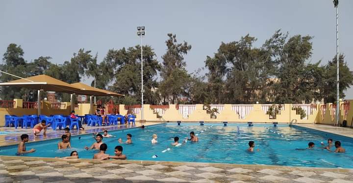 لجوء الاطفال لحمامات السباحة بكفر الشيخ