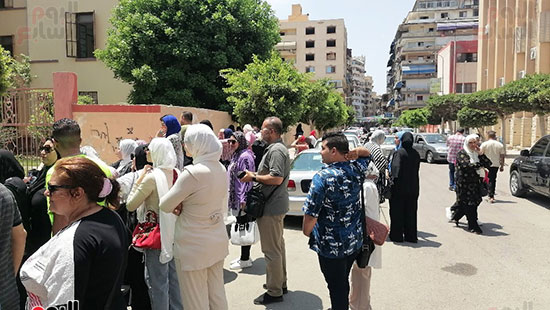 طلاب الثانوية العامة فى المحافظات ينهون أول الامتحانات بعد إجازة العيد (18)