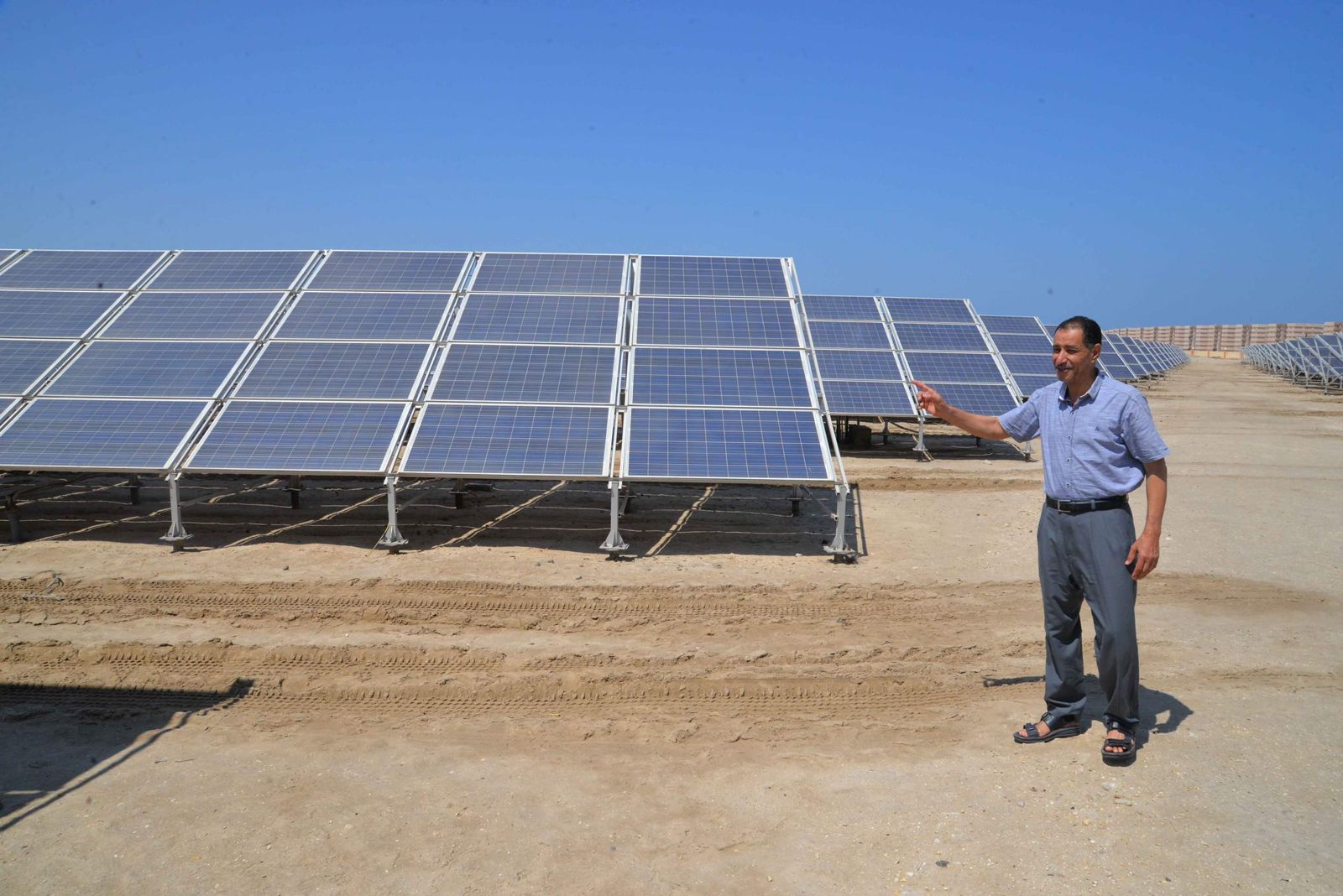 محطة إنتاج الكهرباء من الطاقة الشمسية بجمصة  (4)