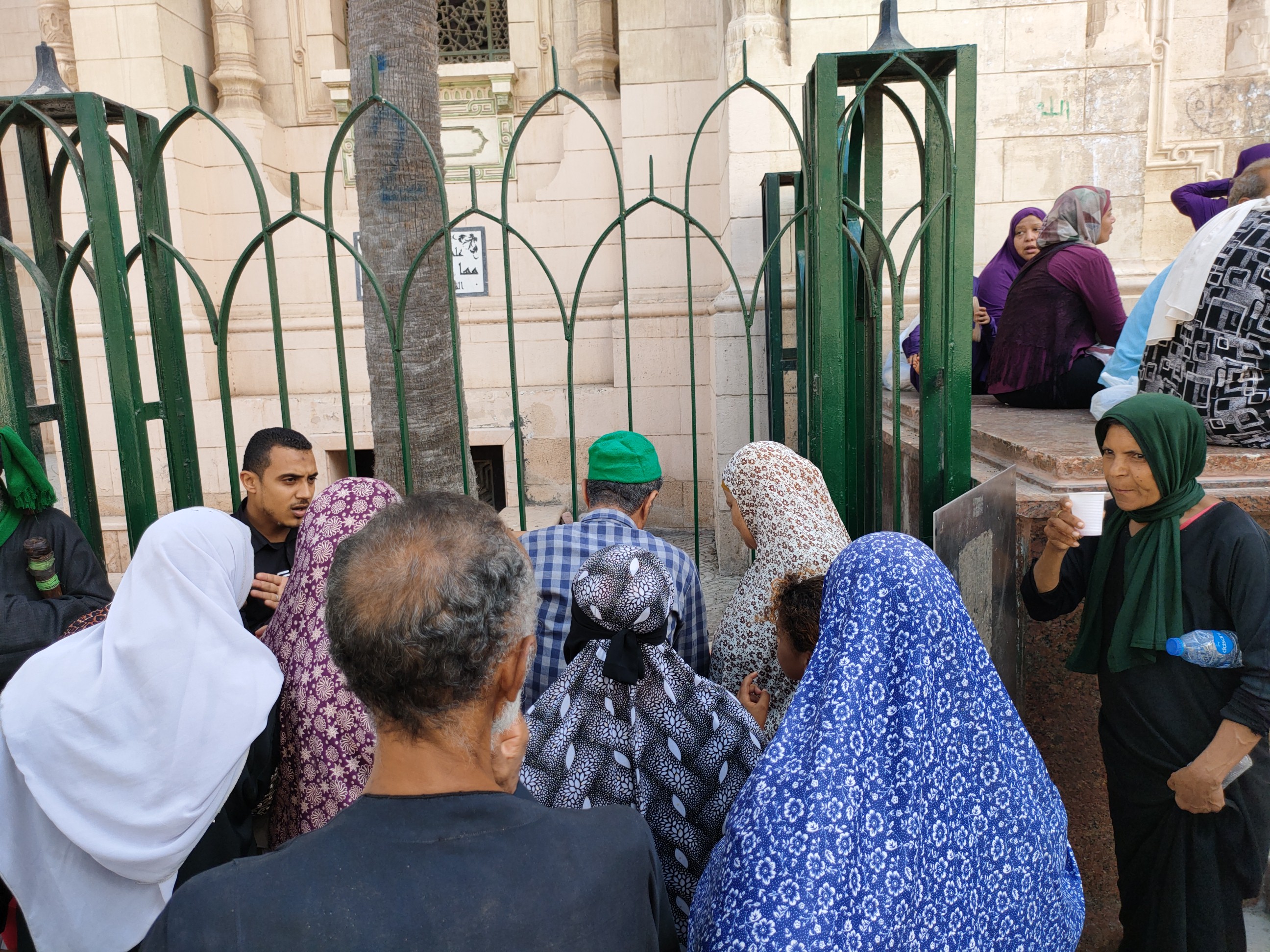 شربات بساحة مسجد المرسى أبو العباس في الإسكندرية