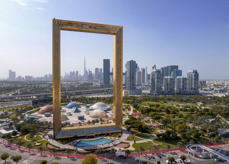 Medium-DET_Dubai Frame_Always On_2