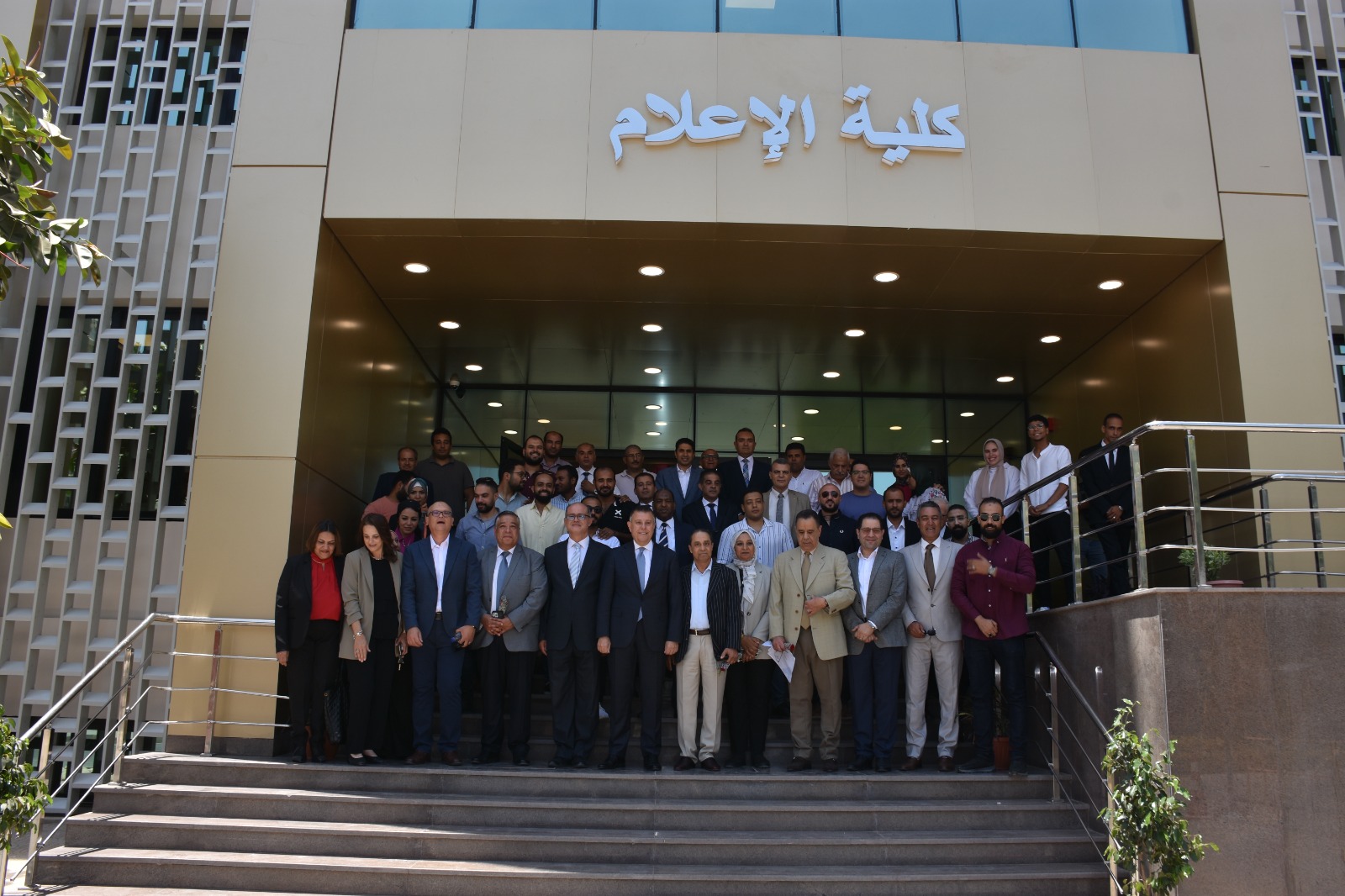 رئيس جامعة عين شمس يشهد الافتتاح الرسمي لكلية الإعلام (11)