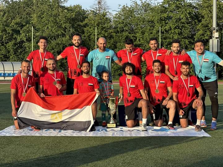 فوز فريق الجالية المصرية بكأس العالم (2)