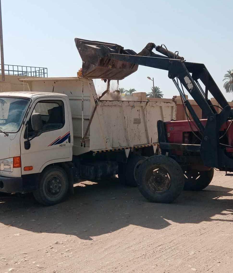 أعمال النظافة ورفع الإشغالات على الطريق الشرقي طراد النيل بالنمسا