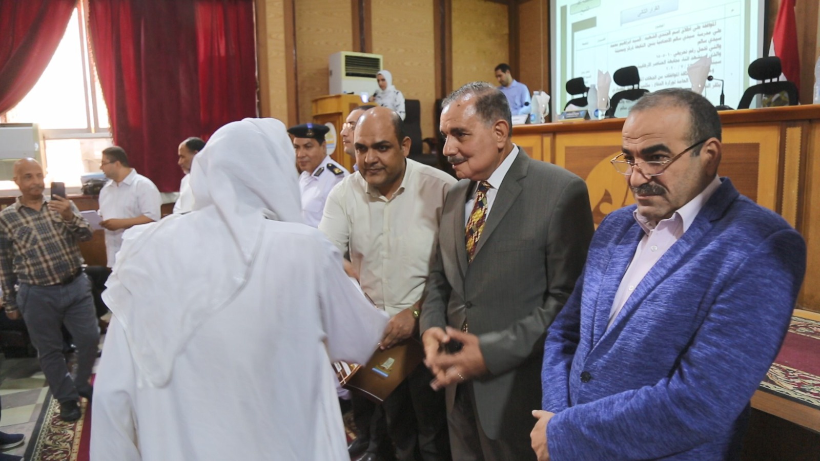 تسليم عقود تقنين ببيلا تسليم عقود تقنين ببيلا