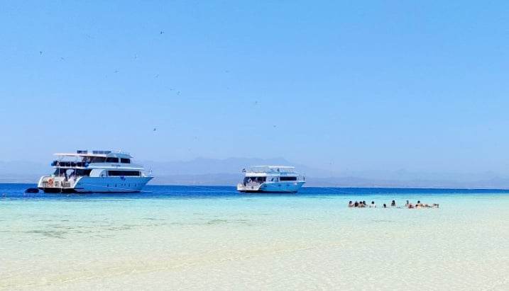 تتميز بمياه فيروزية تتميز بمياه فيروزية