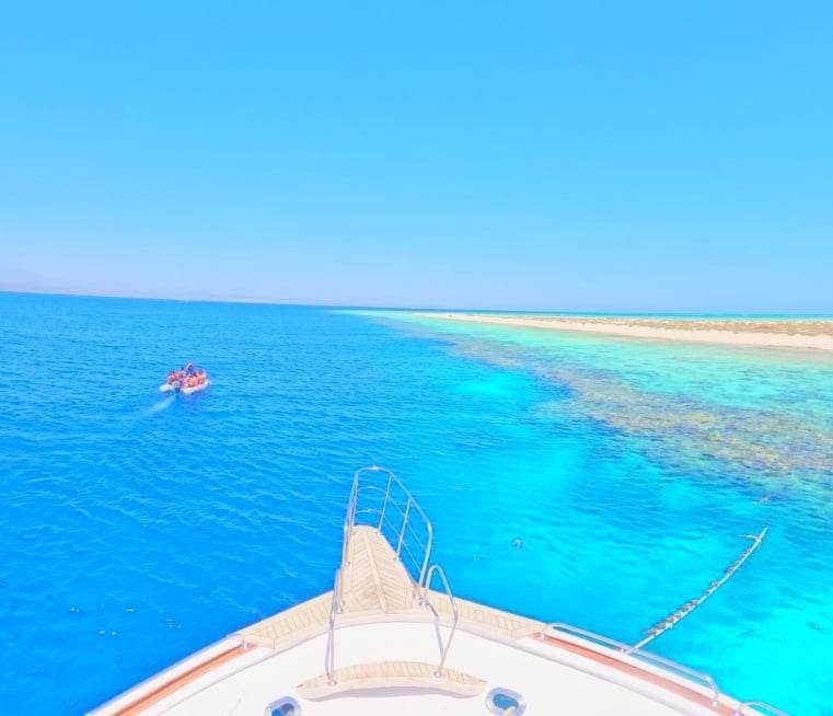 حاجز شعاب مرجانية بالقرب من سيال حاجز شعاب مرجانية بالقرب من سيال