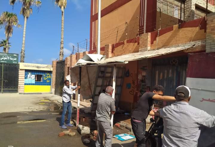 رفع الاشغالات المخالفة بمحيط مدارس الجمرك بالإسكندرية