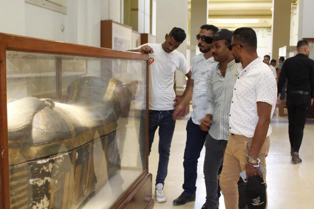 صندوق مكافحة الإدمان ينظم زيارة للمتعافين  الى الأهرامات والمتحف المصري 6