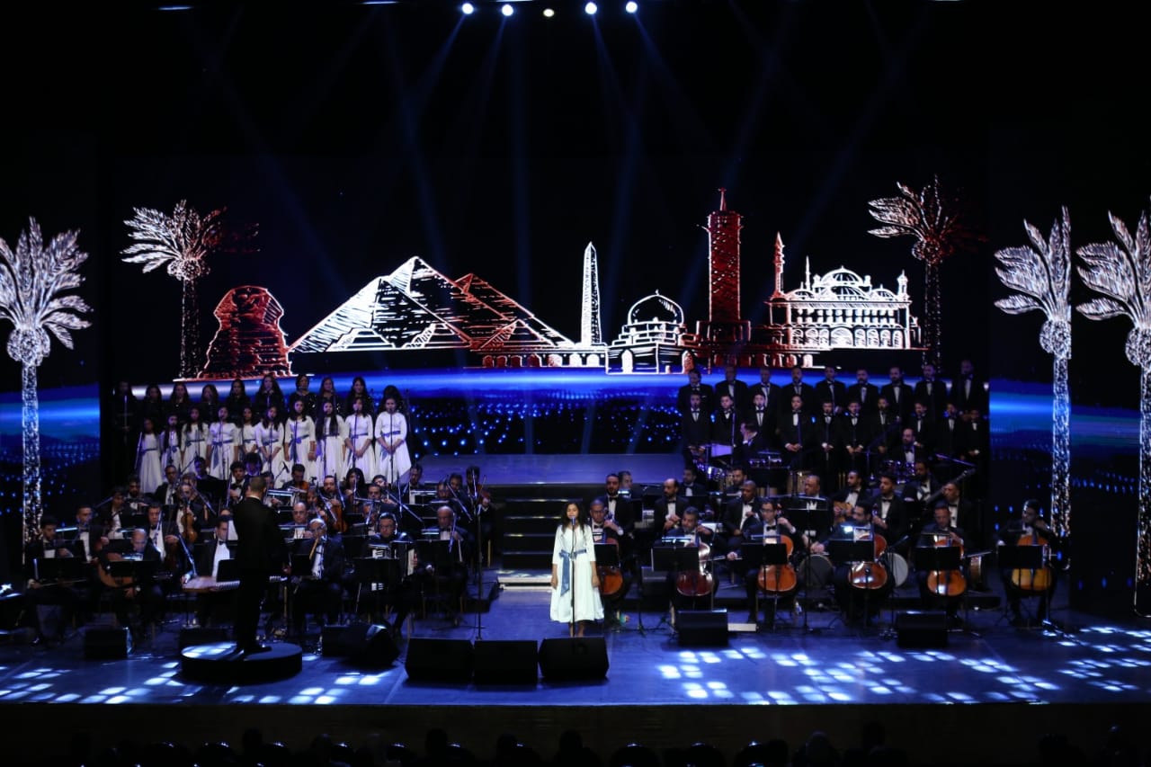 وزيرة الثقافة تشهد احتفالات الأوبرا بذكرى مرور 10سنوات على ثورة 30 يونيو  (10)