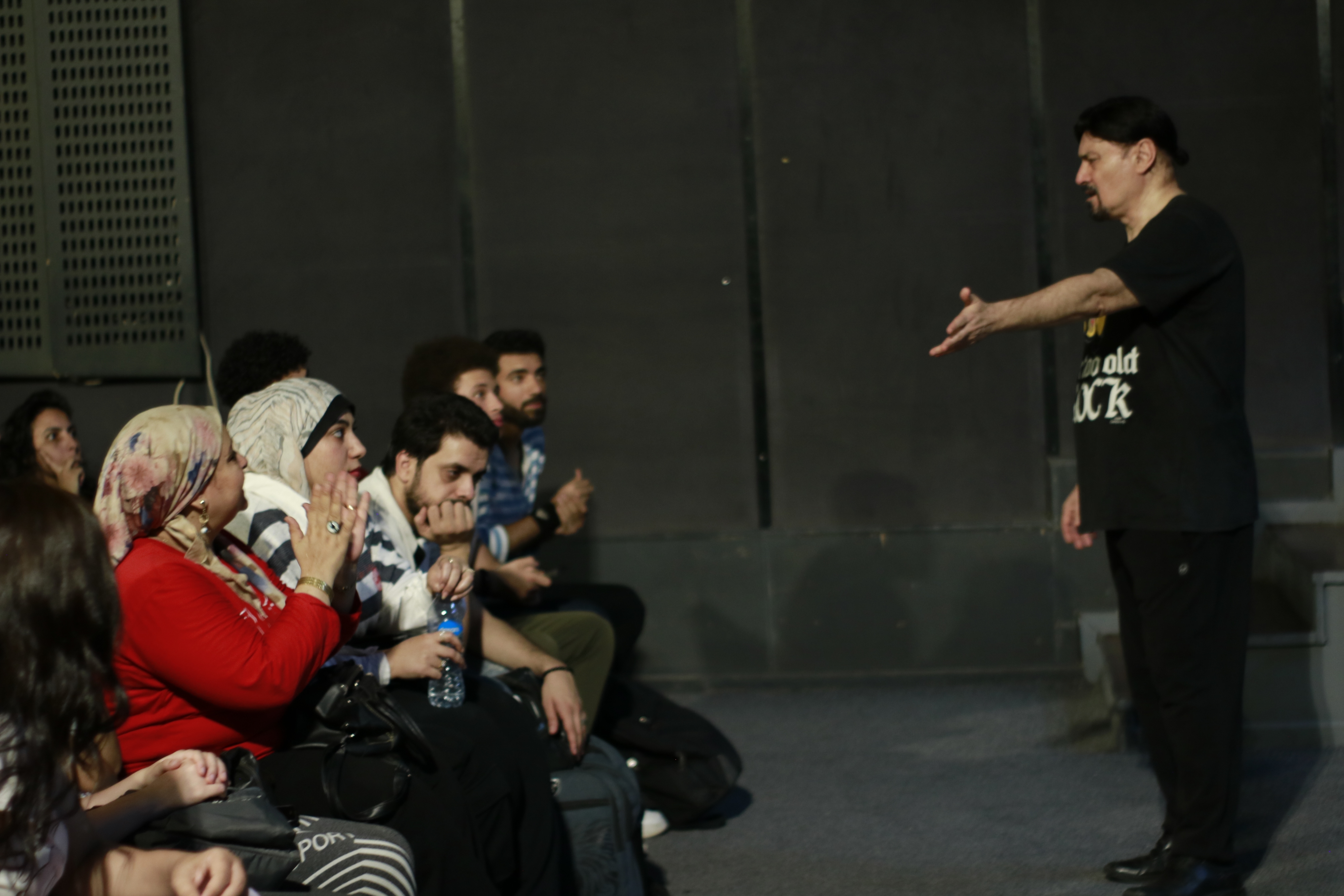 لأول مرة  مهرجان المسرح المصري يبدأ أولي ورشاته قبل انطلاقه والبداية مع المدرب الفنان أحمد مختار وورشة التمثيل (9)