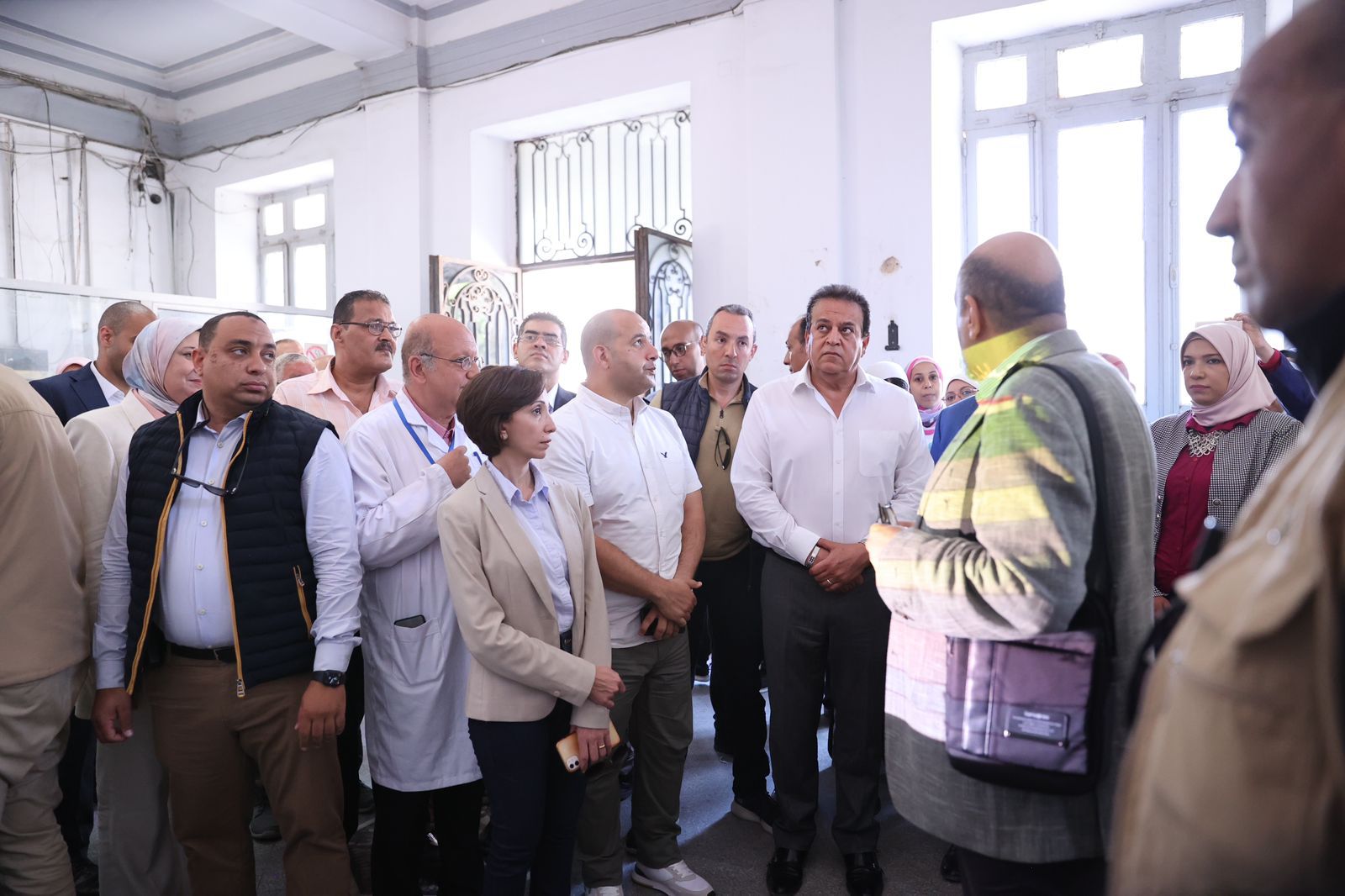 وزير الصحة خلال زيارته الميدانية لمحافظة الإسكندرية (7)
