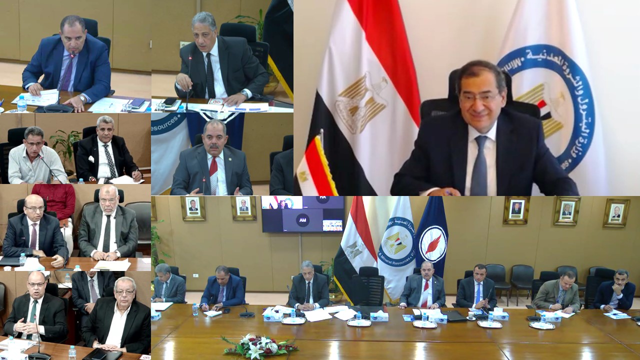 وزير البترول والثروة المعدنية خلال اجتماعه بشركات منطقة الصحراء الشرقية