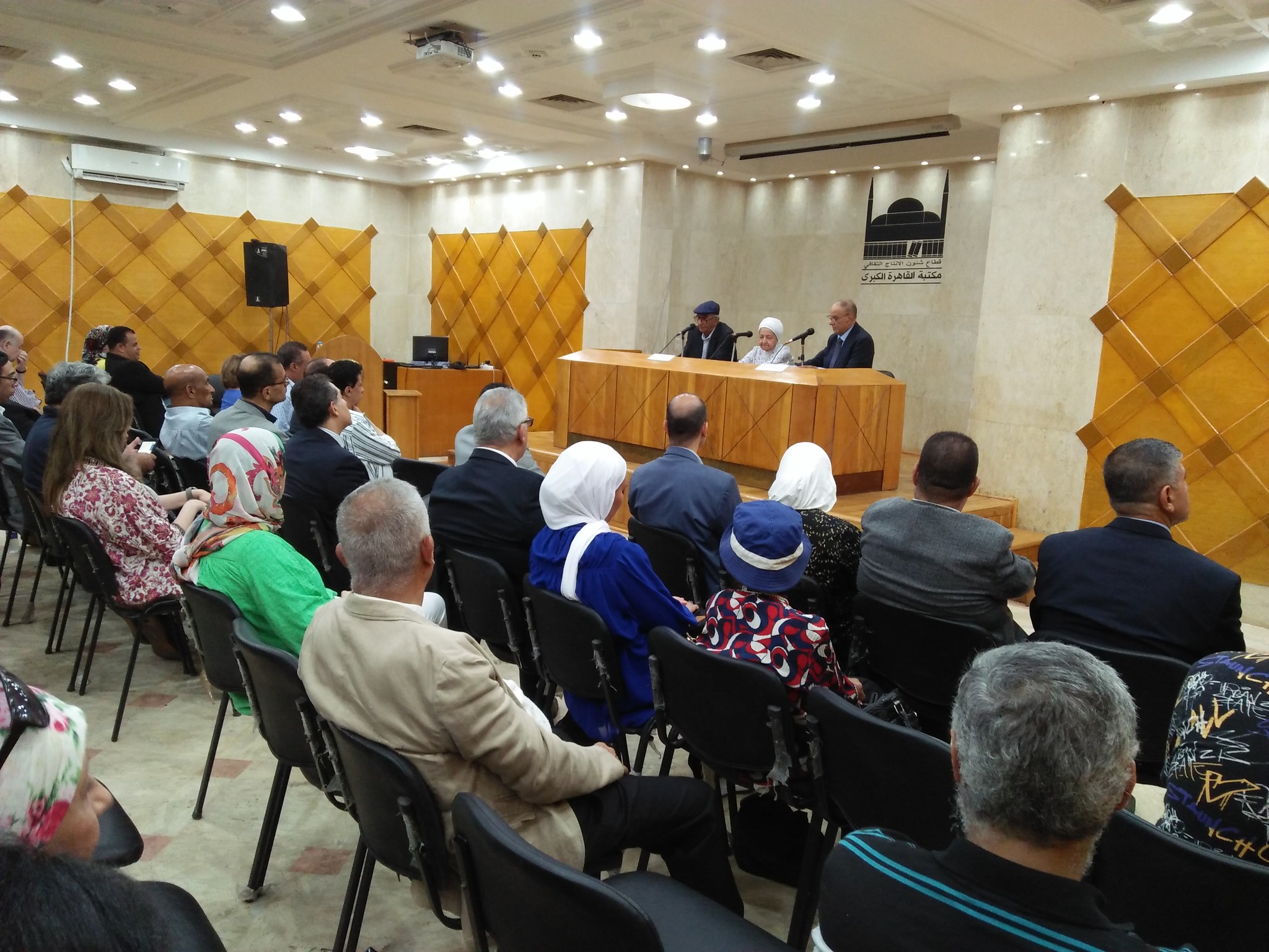 مكتبة القاهرة الكبرى بالزمالك تحتفل بمرور 70 عاما على انطلاق إذاعة صوت العرب (3)