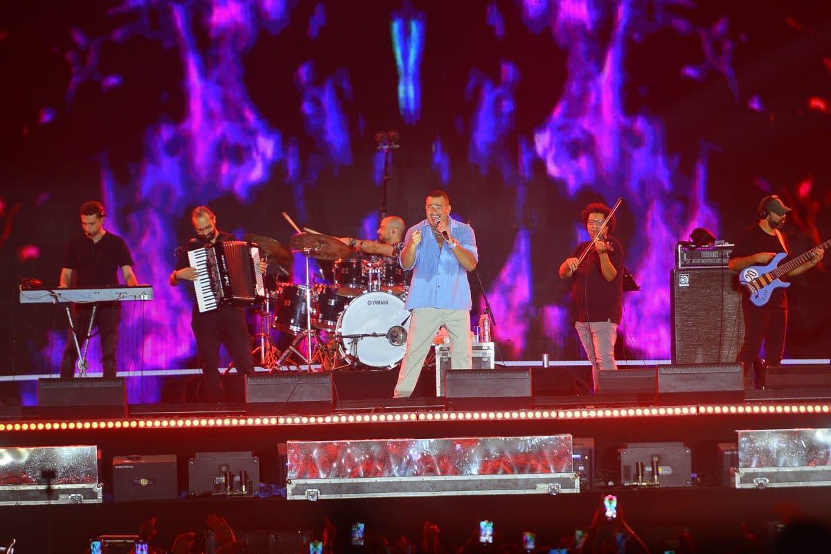 عمرو دياب يحيي حفل غنائي في الساحل الشمالي (12)