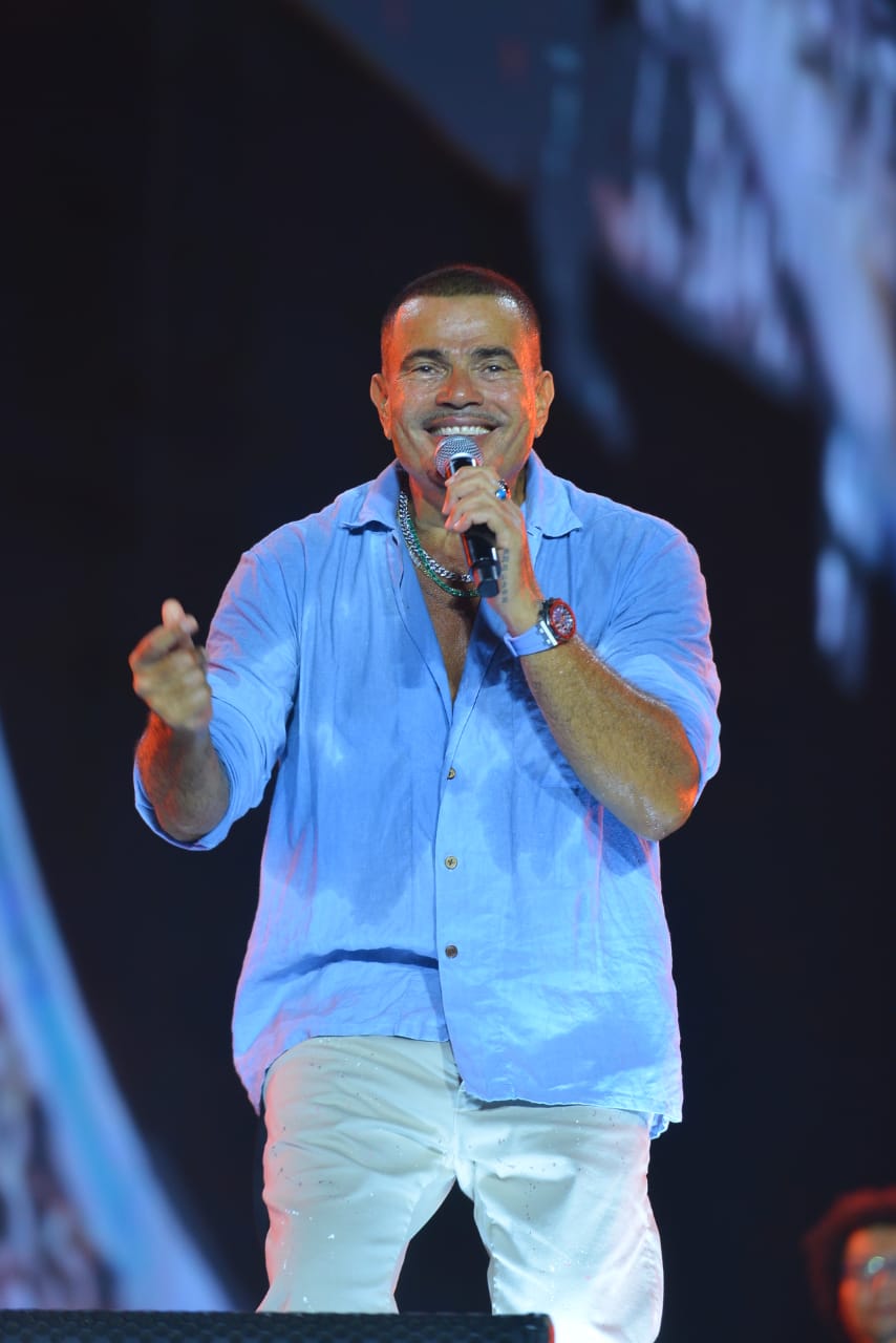 عمرو دياب يحيي حفل غنائي في الساحل الشمالي (13)