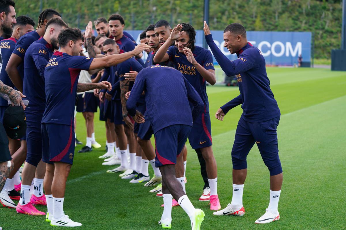 كيليان مبابي في تدريبات سان جيرمان (4)