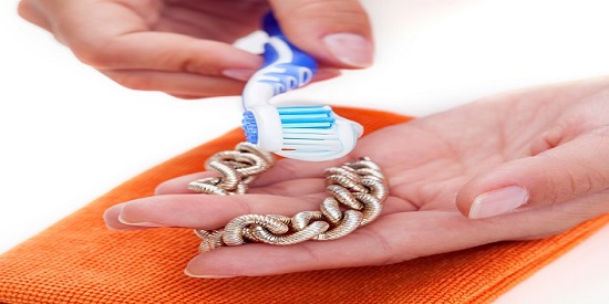 استخدامات معجون الاسنان