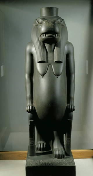 تمثال للمعبودة تاويرت