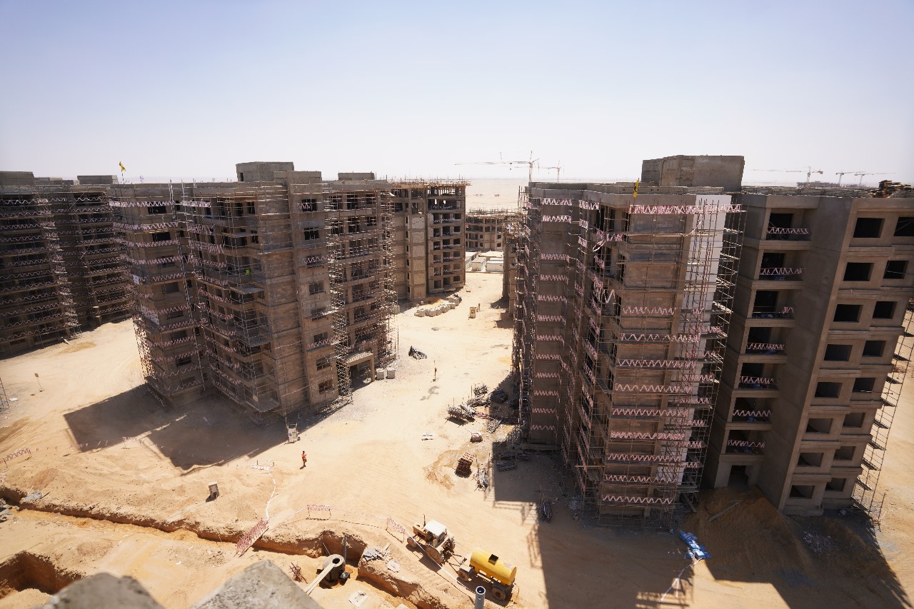  الأعمال الإنشائية في ثاني أكبر مشروعاتها بشرق القاهرة  مدينة نور (3)