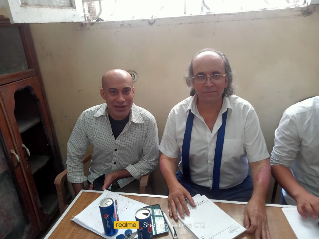 طبيب بجامعة الزقازيق يجوب قرى الشرقية لعلاج المرضى بالمجان (3)