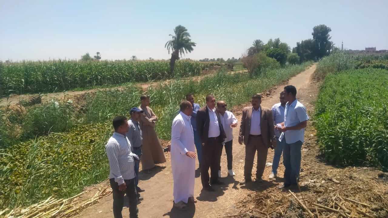 معاينة المواقع المقترحة لمشروعات المرحلة الثانية من حياة كريمة بسمالوط (1)