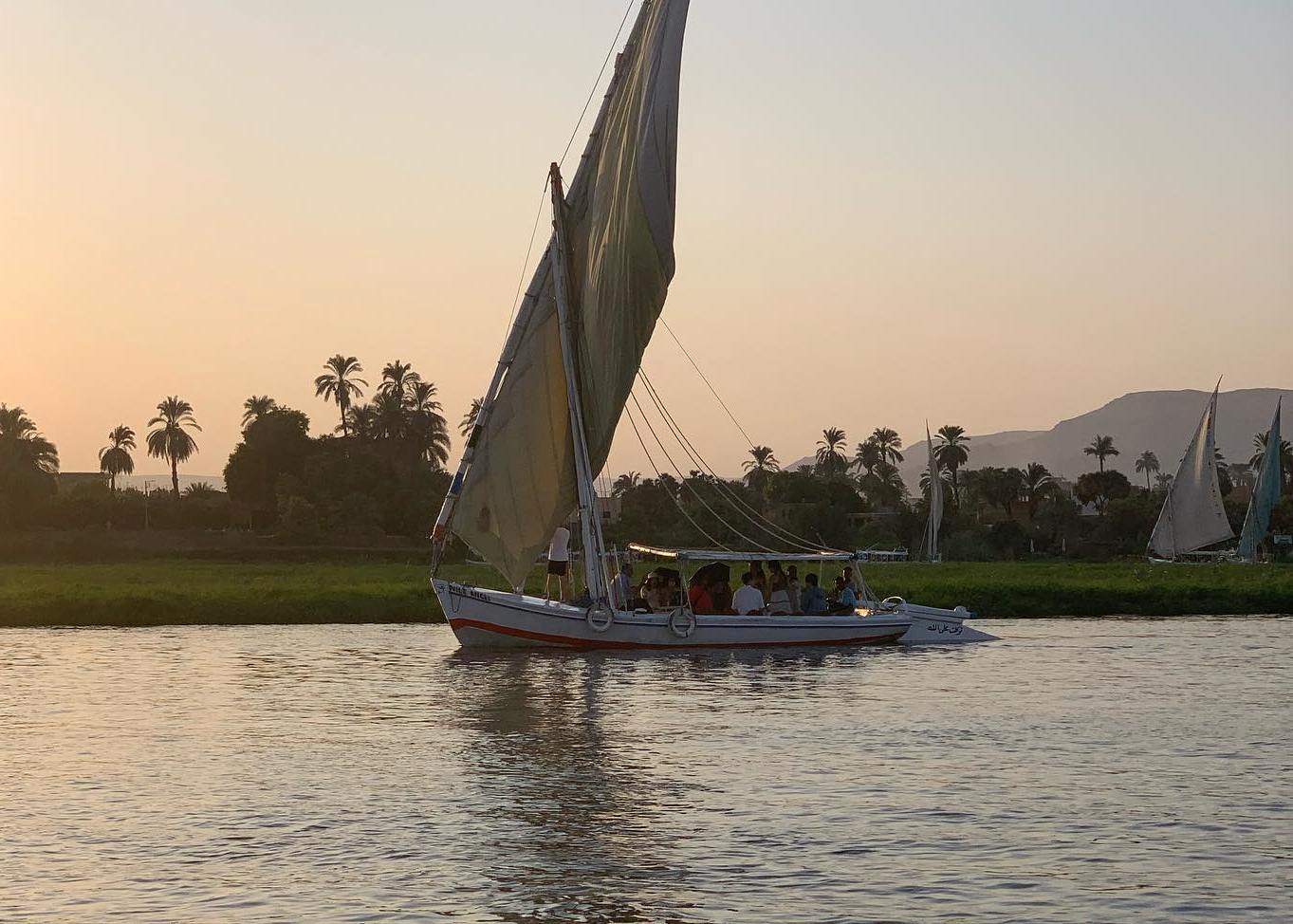 رحلات السياح فى قلب نهر النيل بالأقصر