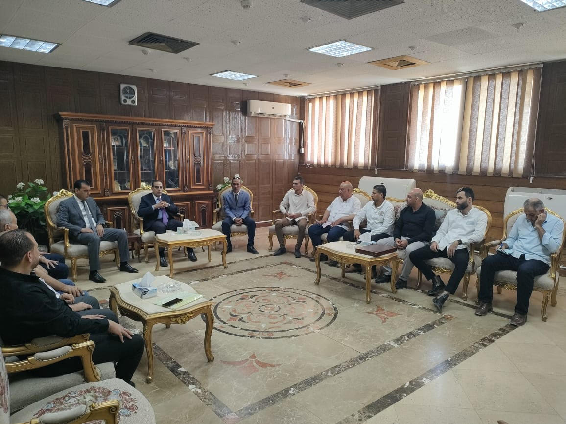 محافظ شمال سيناء يلتقى مجلس إدارة الغرفة التجارية الجديد (2)
