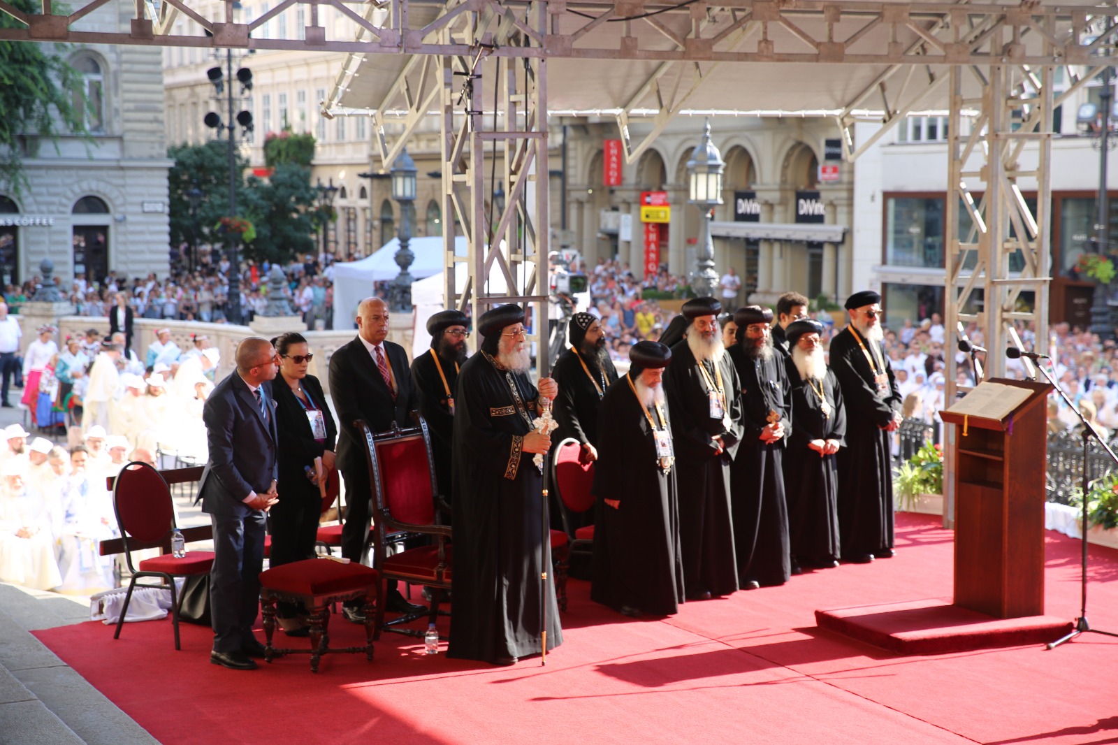 البابا تواضروس يحضر قداس ذكرى القديس شتيڤن فى المجر (4)
