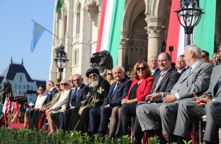 البابا تواضروس يشارك المجر احتفالها بالعيد القومي (4)