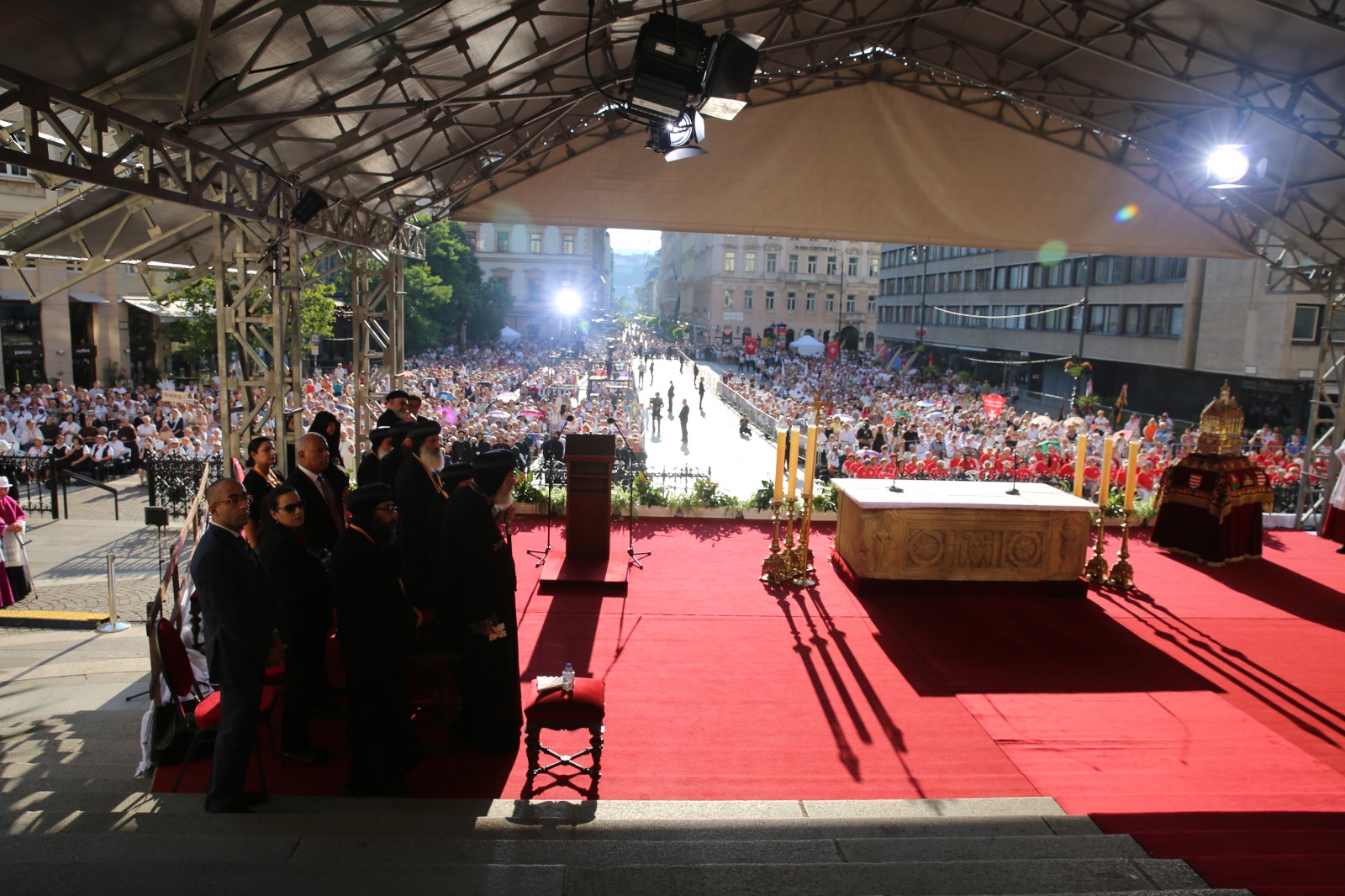 البابا تواضروس يحضر قداس ذكرى القديس شتيڤن فى المجر (2)