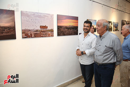 سمير سعد الدين يشاهد أعمال بلال رمضان