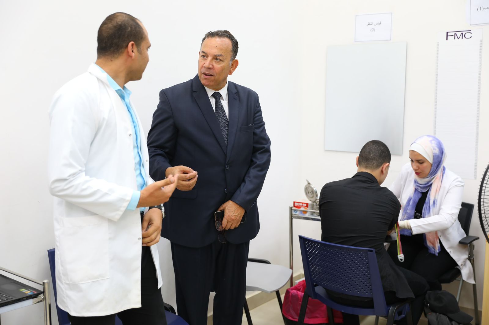 جانب من تفقد رئيس جامعة المنصورة الجديدة للكشف الطبي