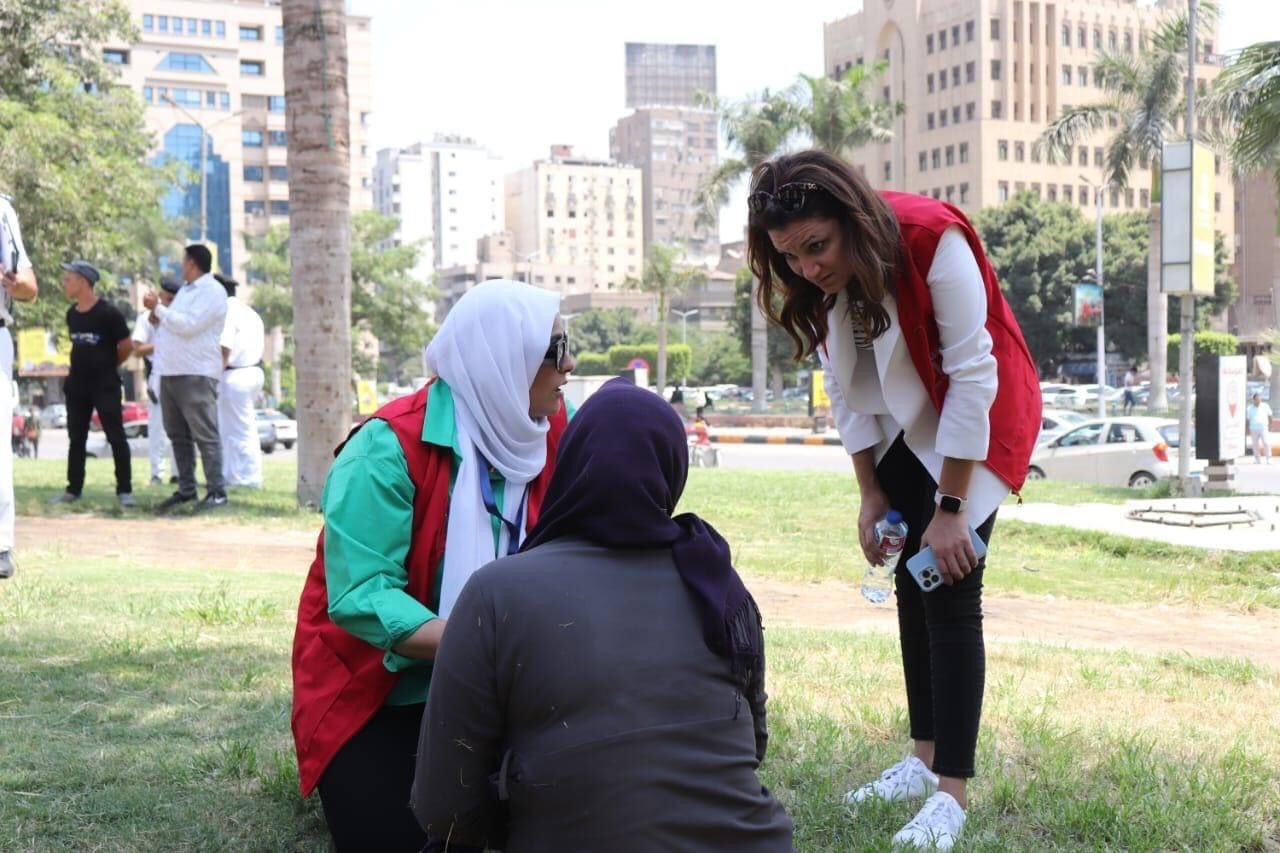 محافظة الجيزة تطلق حملة لمساعدة المشردين بلا مأوى (4)