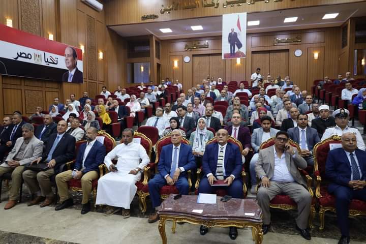 اللواء خالد فوده محافظ جنوب سيناء أثناء المجلس التنفيذي