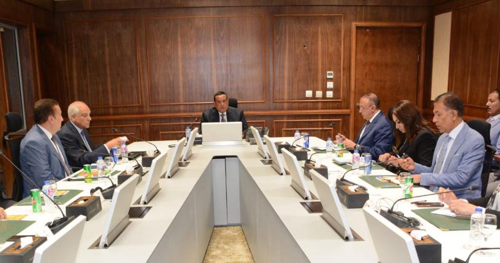  وزير التنمية المحلية يبحث معدلات تنفيذ مشروعات حياة كريمة (2)