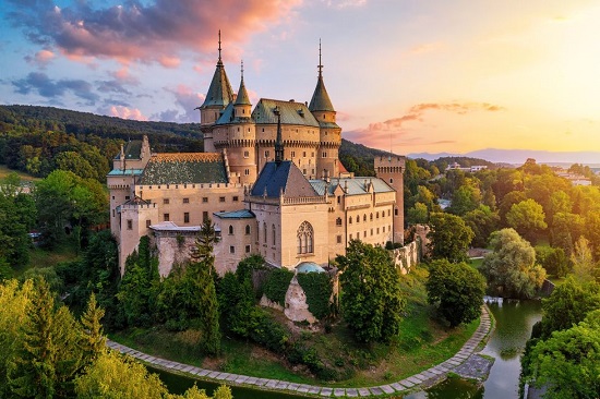 قلعة بوينيتسا في مدينة بوينيتسا، سلوفاكيا