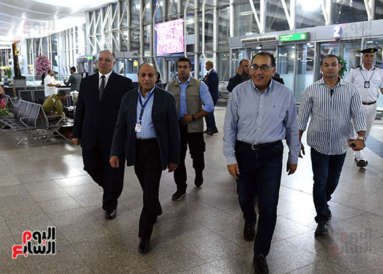 جولة رئيس الوزراء فى مطار القاهرة (1)