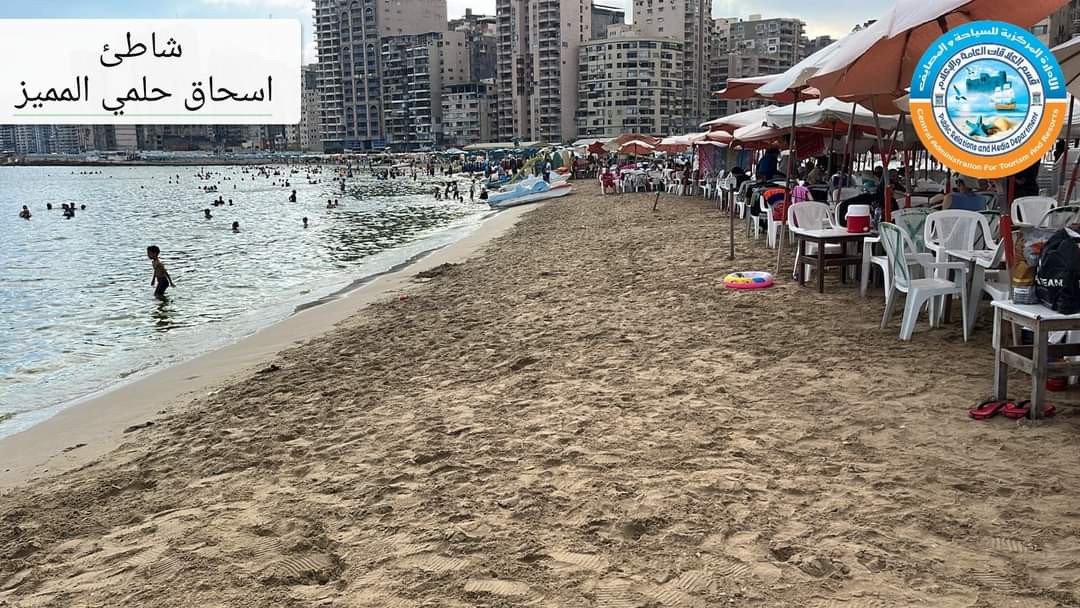 اقبال كبير على شواطئ الإسكندرية (3)