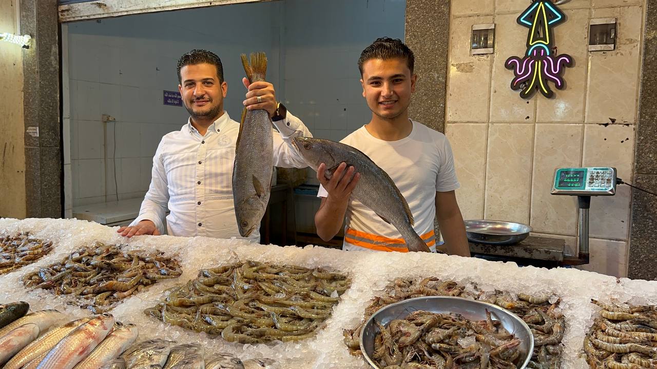 أصحاب محلات السماك ببورسعيد