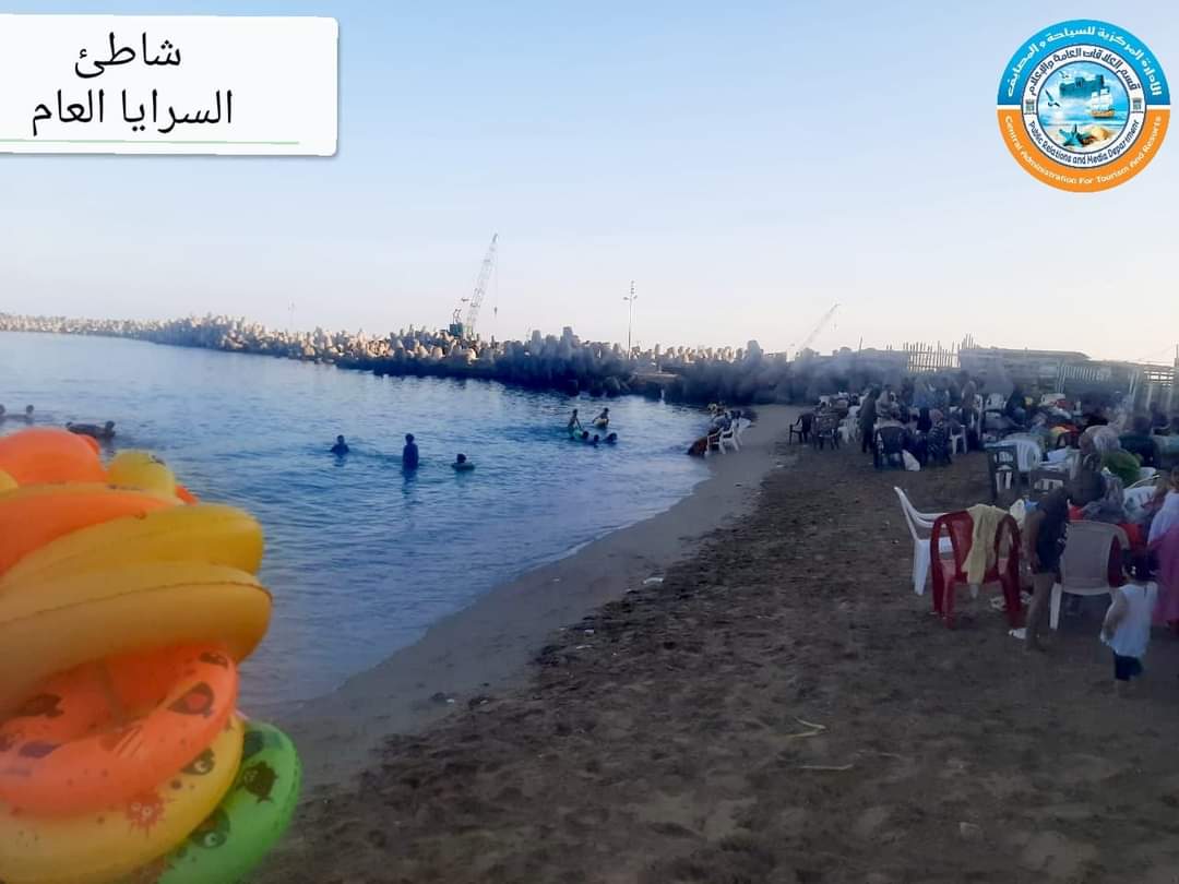 اقبال كبير على شواطئ الإسكندرية (1)