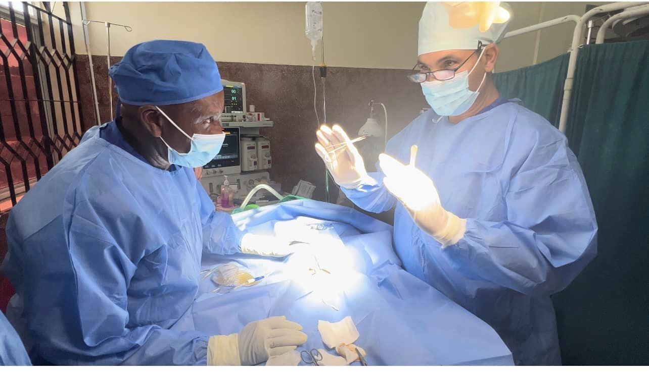 قافلة طبية لجامعة أسوان بدولة تنزانيا (1)