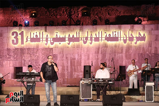 هشام عباس خلال حفل القلعة