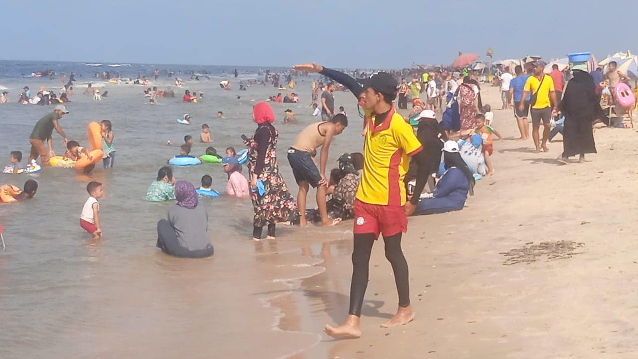 تواجد رجال الانقاذ على الشواطئ
