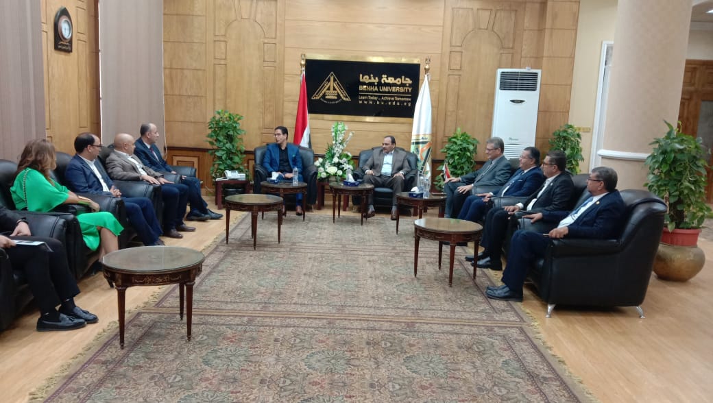 خلال اللقاء بجامعة بنها خلال اللقاء بجامعة بنها