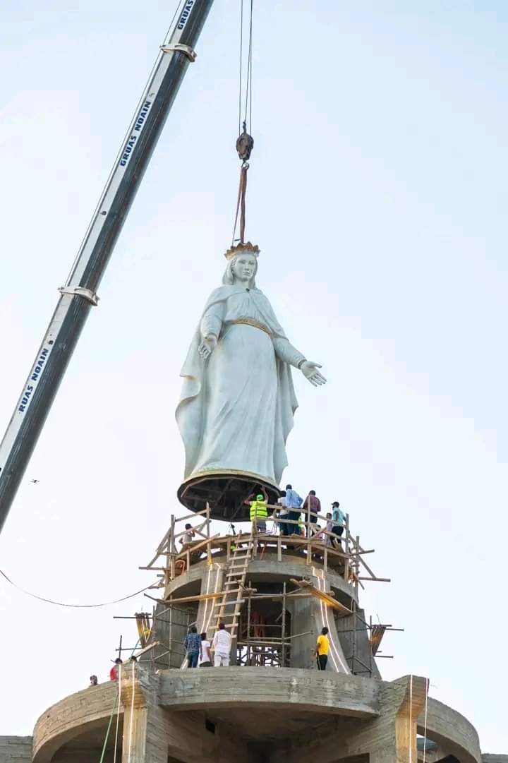 تمثال السيدة العذراء بدير درنكة (2)