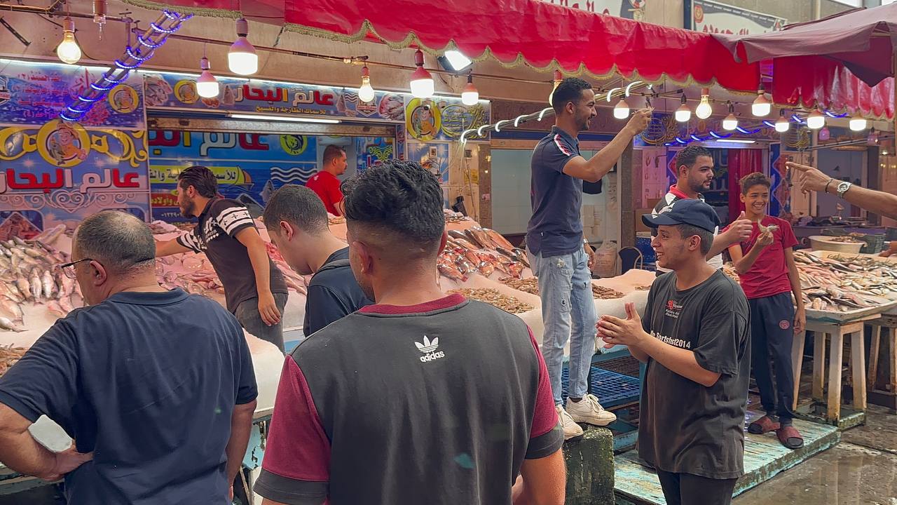 الرقص مع البيع