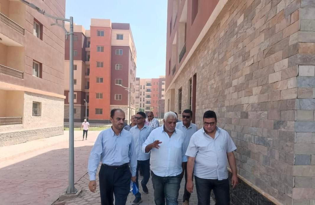 وزير الإسكان يُتابع موقف المرحلة الثانية لعمارات روضة العبور بحي السلام ثان  - اليوم السابع